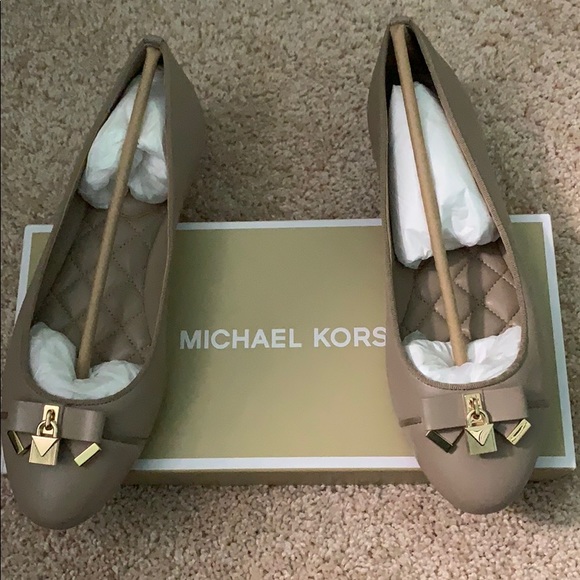 Flats - Picture 1 of 2